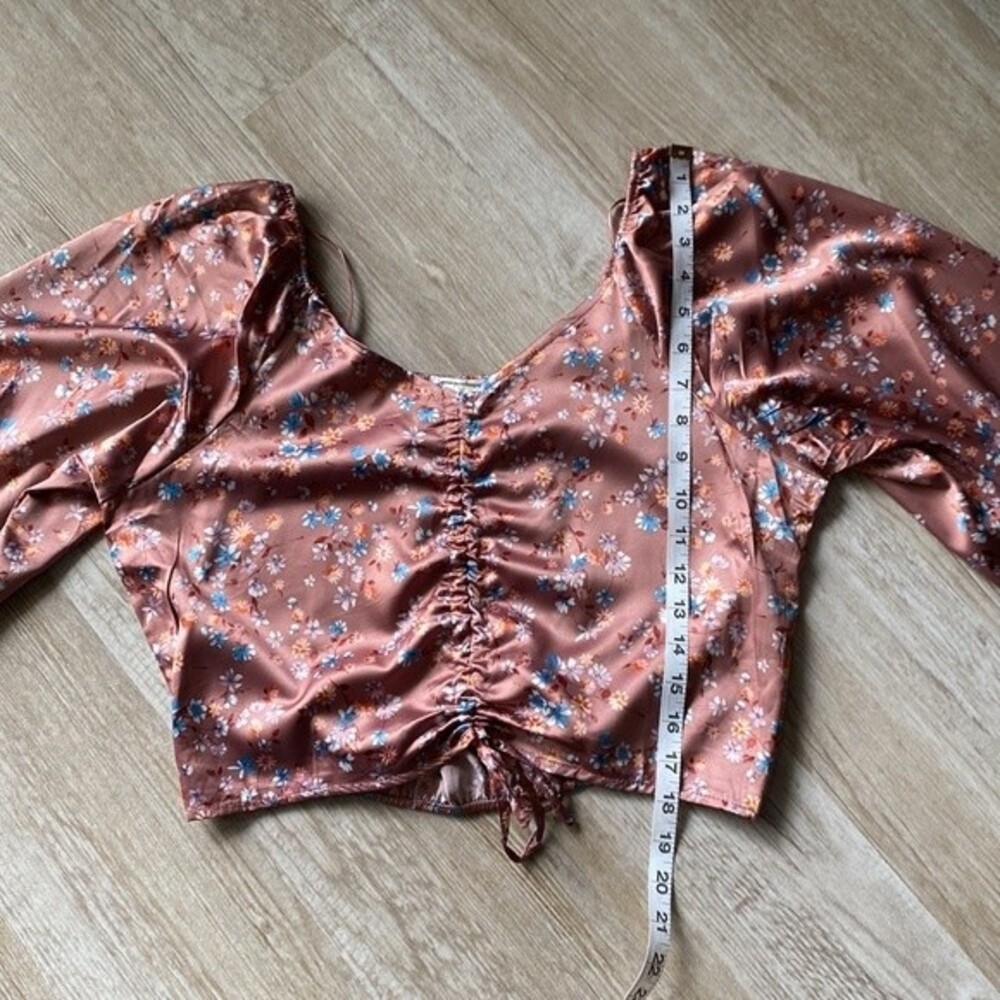 NWT Hippie Rose, Mocha floral adjustable satin woven top. Size XL - Picture 15 of 16